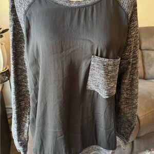 Lou & Grey Black and Gray Sweatshirt with Pocket